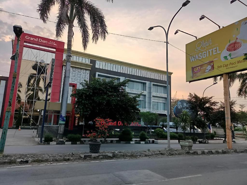 Grand Dian Hotel Slawi Tegal  Exterior foto